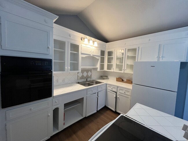 520 Helvenston St SE in Live Oak, FL - Building Photo - Building Photo