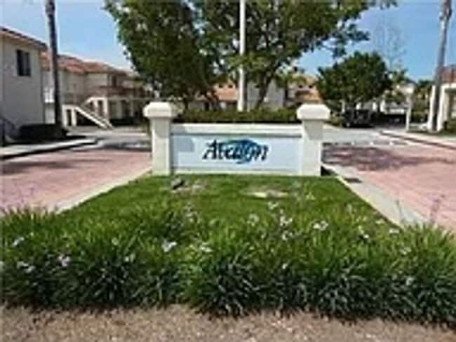 330 Isthmus Way in Oceanside, CA - Building Photo - Building Photo