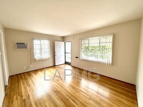 626 E Harvard Rd in Burbank, CA - Building Photo - Building Photo