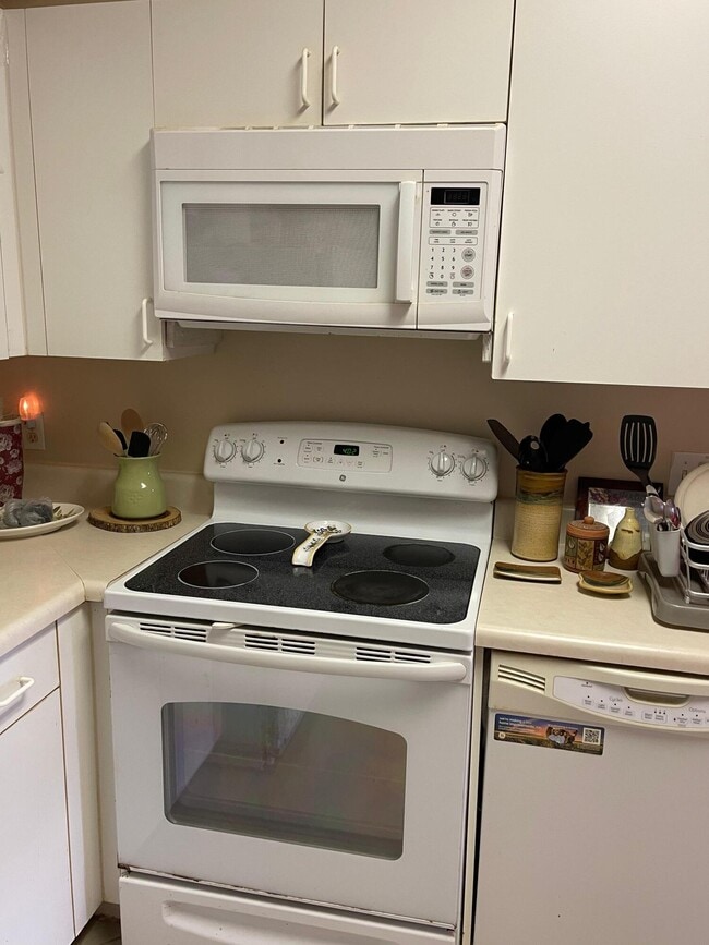 6976 SW 39th St in Davie, FL - Foto de edificio - Building Photo