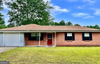 130 Tapique Cir in St. Marys, GA - Building Photo
