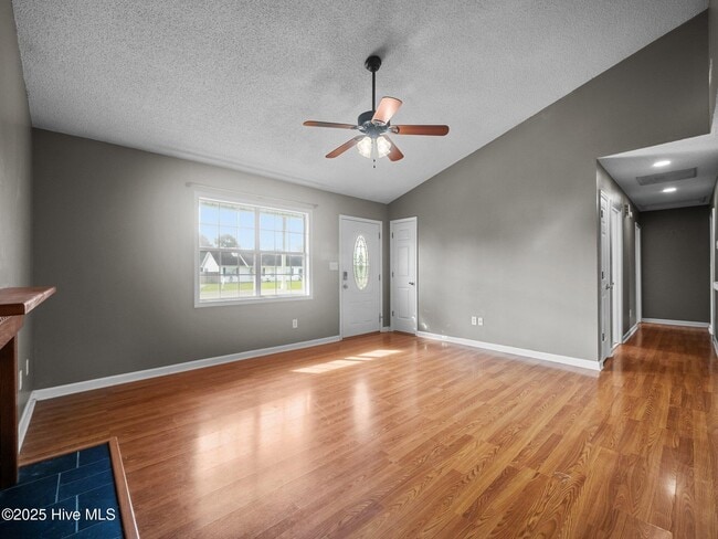 125 Parnell Rd in Hubert, NC - Building Photo - Building Photo