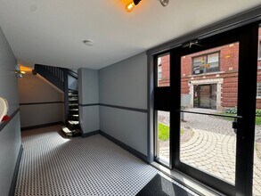 1375 W Greenleaf Ave in Chicago, IL - Building Photo - Building Photo