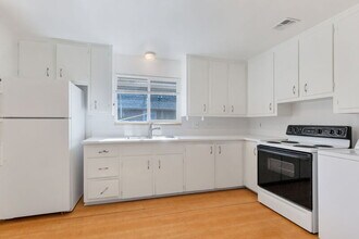 4282 W Virginia Ave in Denver, CO - Building Photo - Building Photo