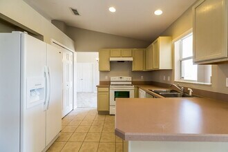 1480 Muir Cir in Clermont, FL - Foto de edificio - Building Photo