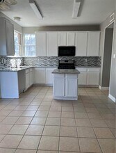5201 Tennis Villa Dr in Arlington, TX - Foto de edificio - Building Photo