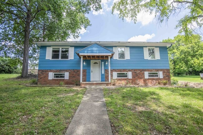 property at 805 Goldfinch Ave