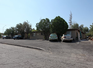 2053 North Alvernon Road in Tucson, AZ - Building Photo - Building Photo