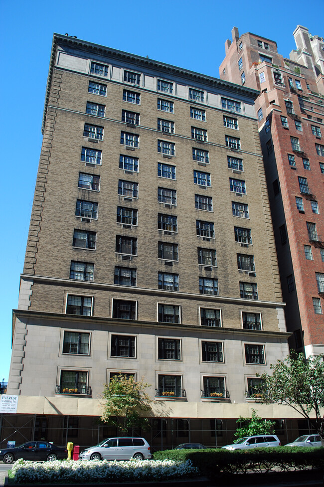 760 Park Ave in New York, NY - Building Photo - Building Photo