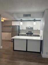 5492 Courtyard Dr in Margate, FL - Building Photo - Building Photo