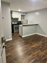 911 Sylvan St in Emporia, KS - Building Photo