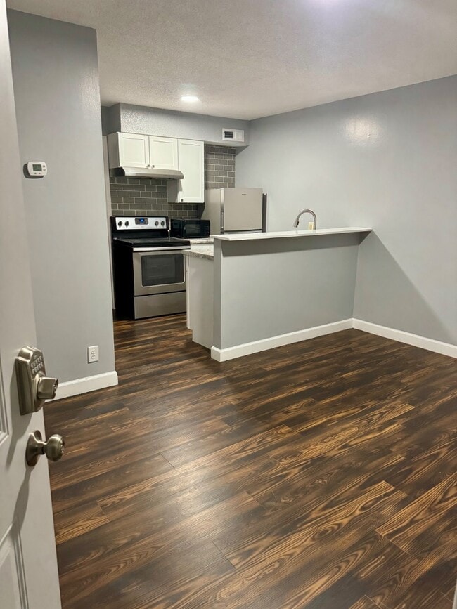 property at 911 Sylvan St