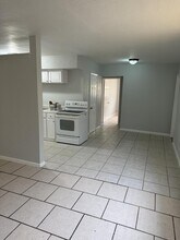 2200 NW 20th St-Unit -W in Fort Lauderdale, FL - Building Photo - Building Photo