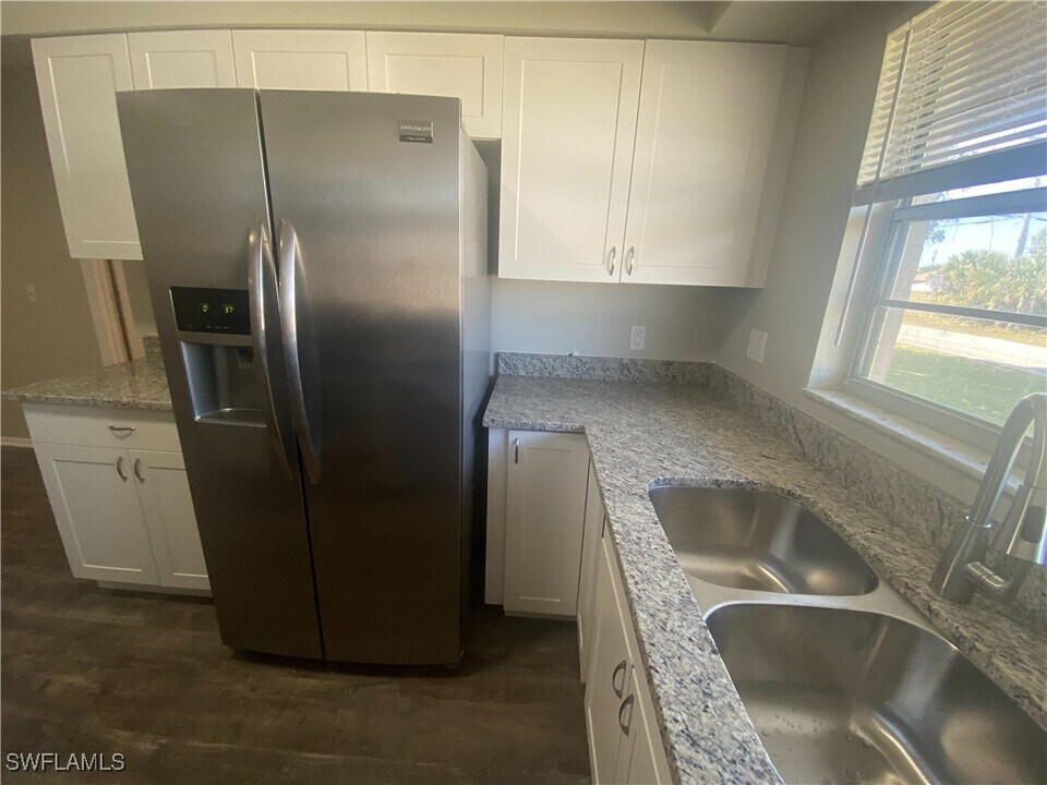 1904 Santa Barbara Blvd in Cape Coral, FL - Building Photo