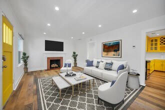 7715 Lexington Ave in West Hollywood, CA - Foto de edificio - Building Photo
