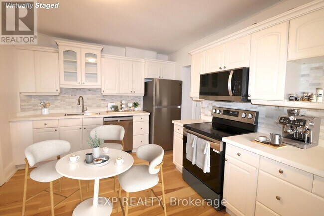 342 Eglinton Ave E in Toronto, ON - Building Photo - Building Photo