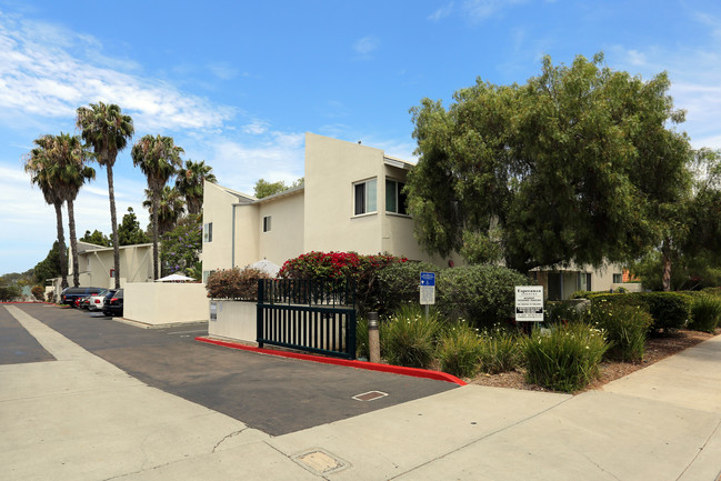 Esperanza Garden Apartments in Encinitas, CA - Building Photo - Building Photo