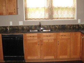 5712 Chesterfield Ave in Austin, TX - Building Photo - Building Photo