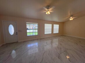 7926 Burlwood Ln in Greenacres, FL - Building Photo - Building Photo