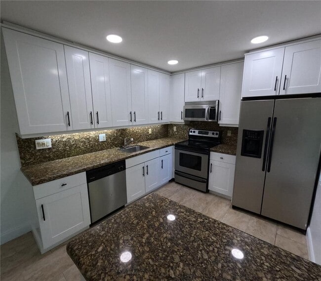 property at 1423 Holly Heights Dr