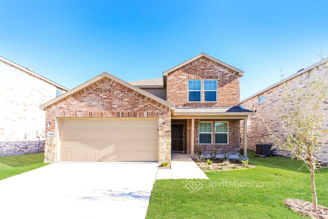 1930 Cherry Bark Ln in Forney, TX - Foto de edificio