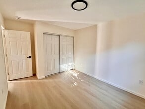 1561 Royal Way in San Luis Obispo, CA - Building Photo - Building Photo