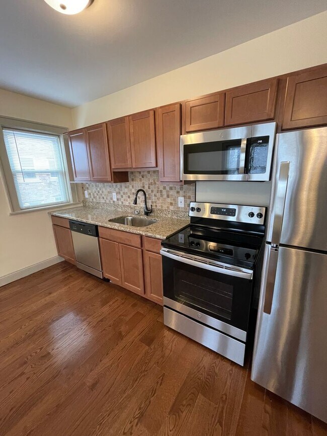 1404 E State St Apartments in Rockford, IL - Foto de edificio - Interior Photo