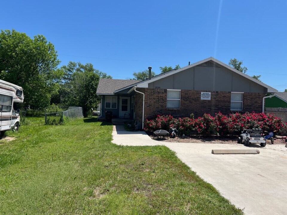 1838 S St Clair Ave in Wichita, KS - Building Photo