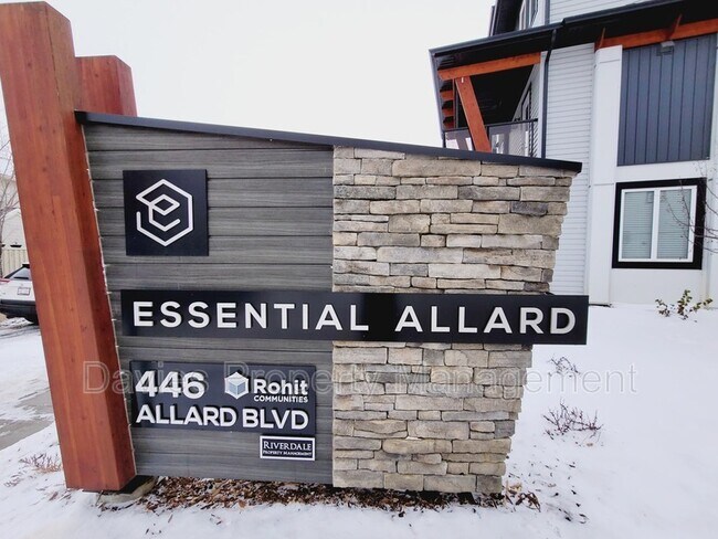 446 Allard Blvd SW in Edmonton, AB - Building Photo - Building Photo