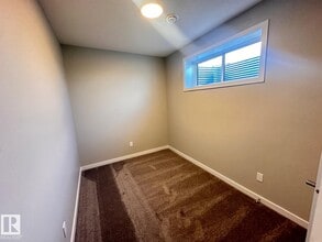 8668 Edgemont Link NW in Edmonton, AB - Building Photo - Building Photo