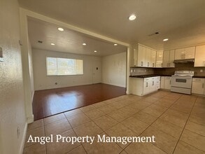 6932 Richman Way in Sacramento, CA - Building Photo - Building Photo