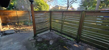 2831-2837-2837 SW Troy St in Portland, OR - Building Photo - Building Photo