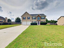 25 Heaton Dr in Covington, GA - Building Photo