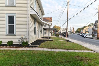 118 S Railroad St in Hummelstown, PA - Building Photo - Building Photo
