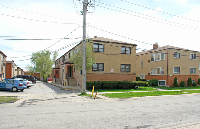 9609-9611 Nevada Ave in Franklin Park, IL - Foto de edificio - Building Photo