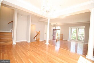 10137 Treble Ct in Rockville, MD - Building Photo - Building Photo
