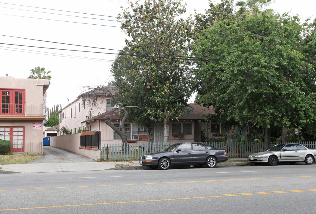 7316 Kester Ave in Van Nuys, CA - Building Photo