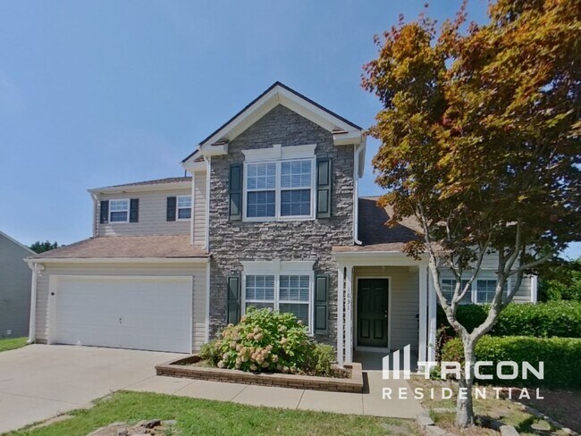 property at 1631 Royal Ives Dr SE