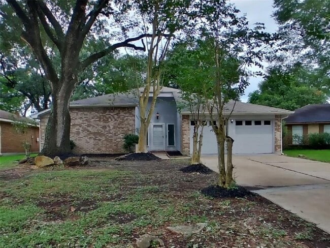 120 WoodCrest Dr
