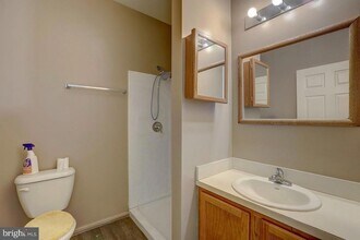 156 Sweets Ave, Unit 5206 in Trenton, NJ - Building Photo - Building Photo