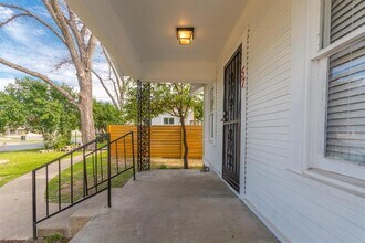 57 Chalmers Ave in Austin, TX - Building Photo - Building Photo