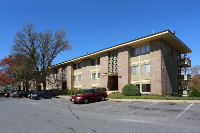 Holly Hill Condominiums in District Heights, MD - Building Photo - Building Photo