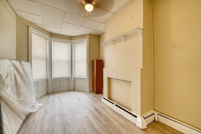 37 Poplar St in Jersey City, NJ - Building Photo - Building Photo