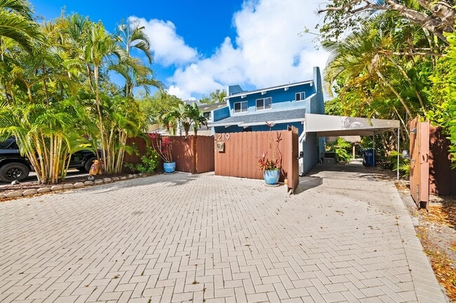 219 NE 17th Ave in Fort Lauderdale, FL - Building Photo - Building Photo