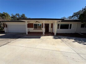 4640 W Lamb Ave in Tampa, FL - Building Photo