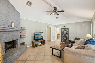 15126 Silverman St in Webster, TX - Building Photo - Building Photo