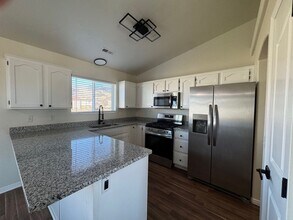 4544 N Oregon Trl in Enoch, UT - Building Photo - Building Photo