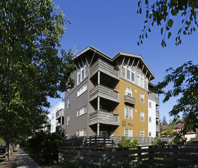Cinnabar Commons in San Jose, CA - Foto de edificio - Building Photo