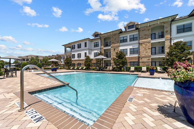 Sorrel Phillips Creek Ranch Apartments in Frisco, TX - Building Photo - Building Photo