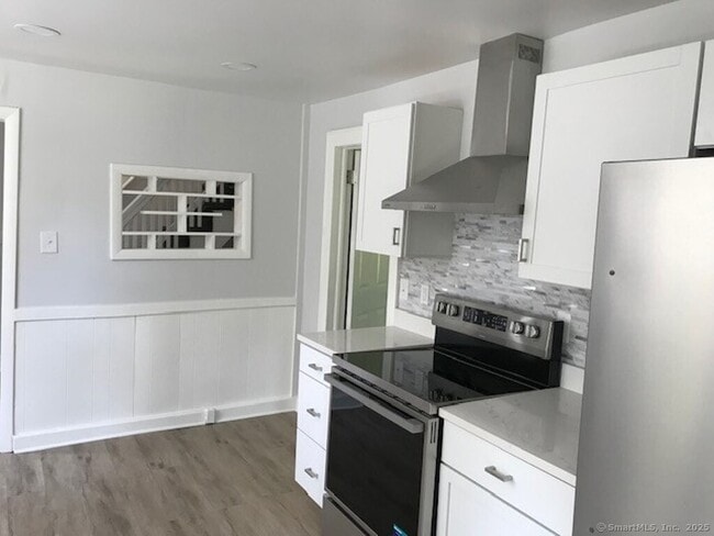 170 Potuccos Ring Rd in Wolcott, CT - Building Photo - Building Photo